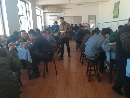 近日山西盛大鋼結(jié)構(gòu)食堂被吃貨們擠爆啦，到底是何美味？